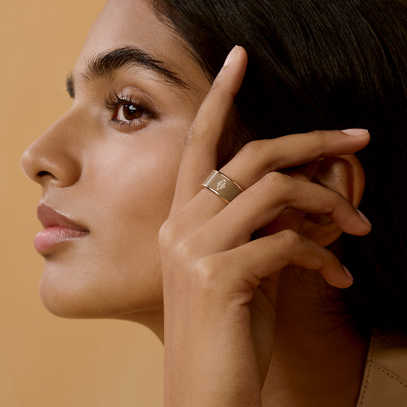 Uni ring, medium model