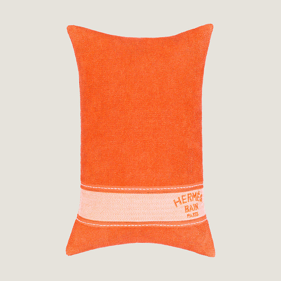 Yachting Uni beach pillow