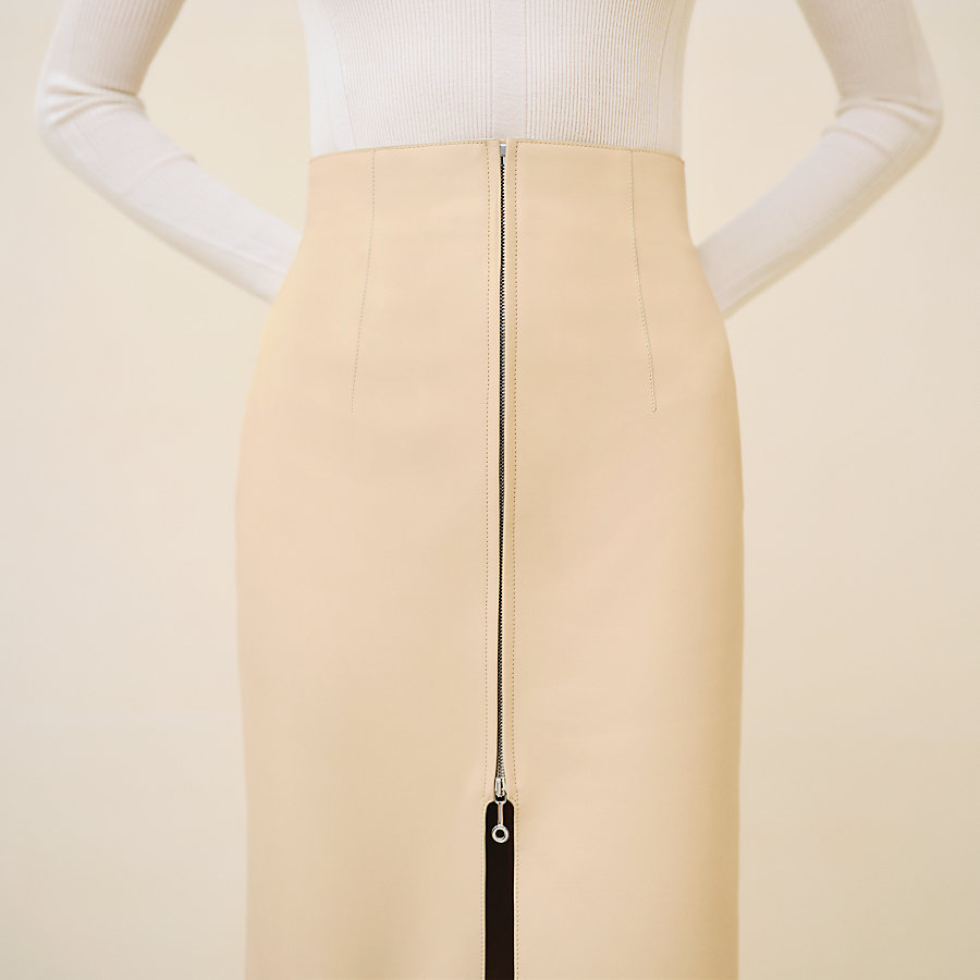 Zipped pencil skirt