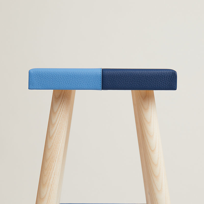 中号白蜡木凳子