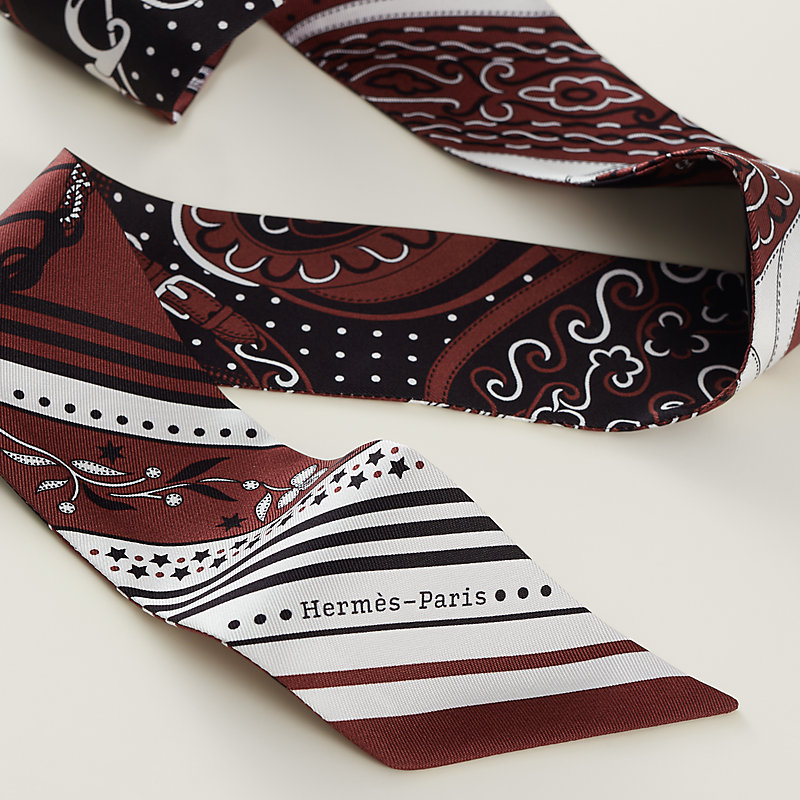 “侧坐马鞍庆典BANDANA”Twilly小丝巾