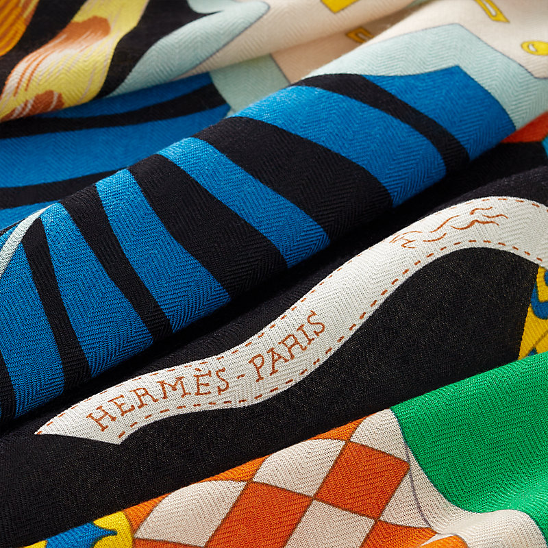 “假面骏马”140披肩