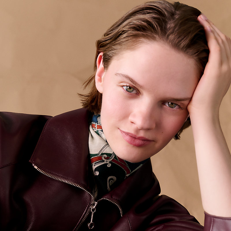 “国家马术指导条纹版”45方巾