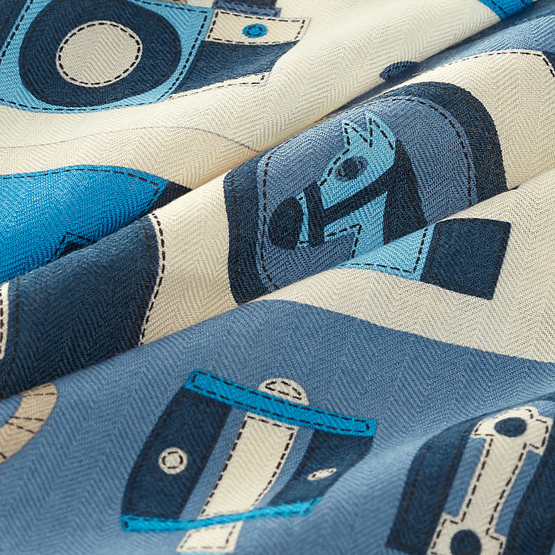 “循迹逐影”65方巾