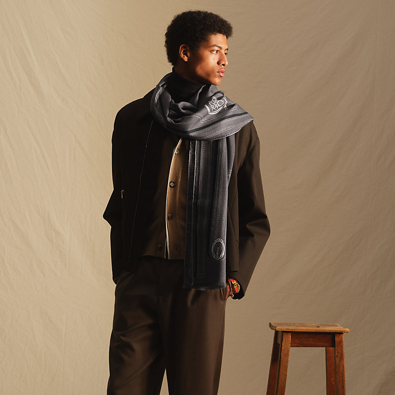 “总统的鞍辔”长方形丝巾