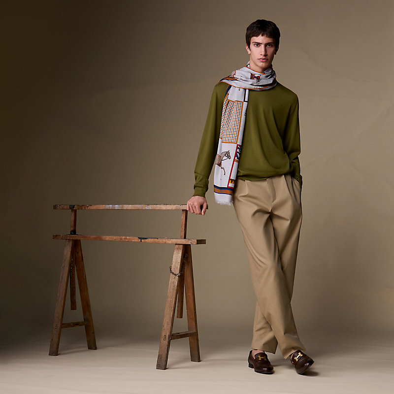 “新披风”长方形丝巾