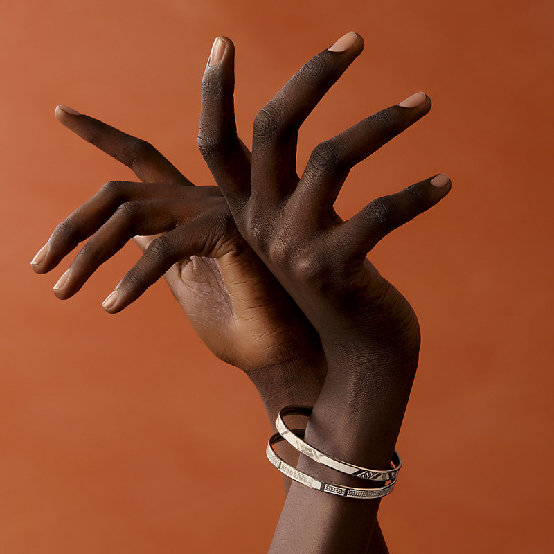 “格子花呢与链条”珐琅手镯