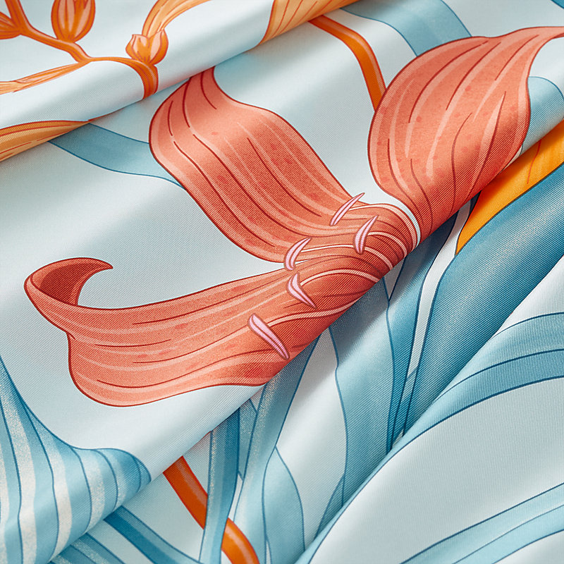 “永生花束”140方巾