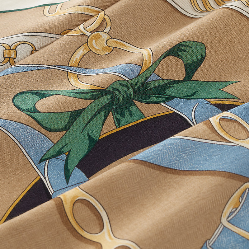 “清晨漫步”三角巾