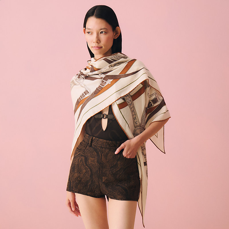 “清晨漫步”三角巾