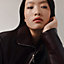 爱马仕唇妆系列 缎光唇膏 Beige Ebloui淡褐色, 视图: 图片：产品佩戴, worn, 当前为第6张（共7张）