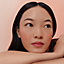 爱马仕瑰丽粉红系列 丝滑腮红 (45号) Rose Ombré, 视图: 图片：产品佩戴, worn, 当前为第5张（共8张）