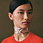 “环扣与锚链”Twilly小丝巾, 视图: 图片：产品佩戴, worn, 当前为第2张（共4张）