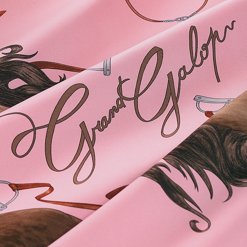 “纵意驰骋”90方巾