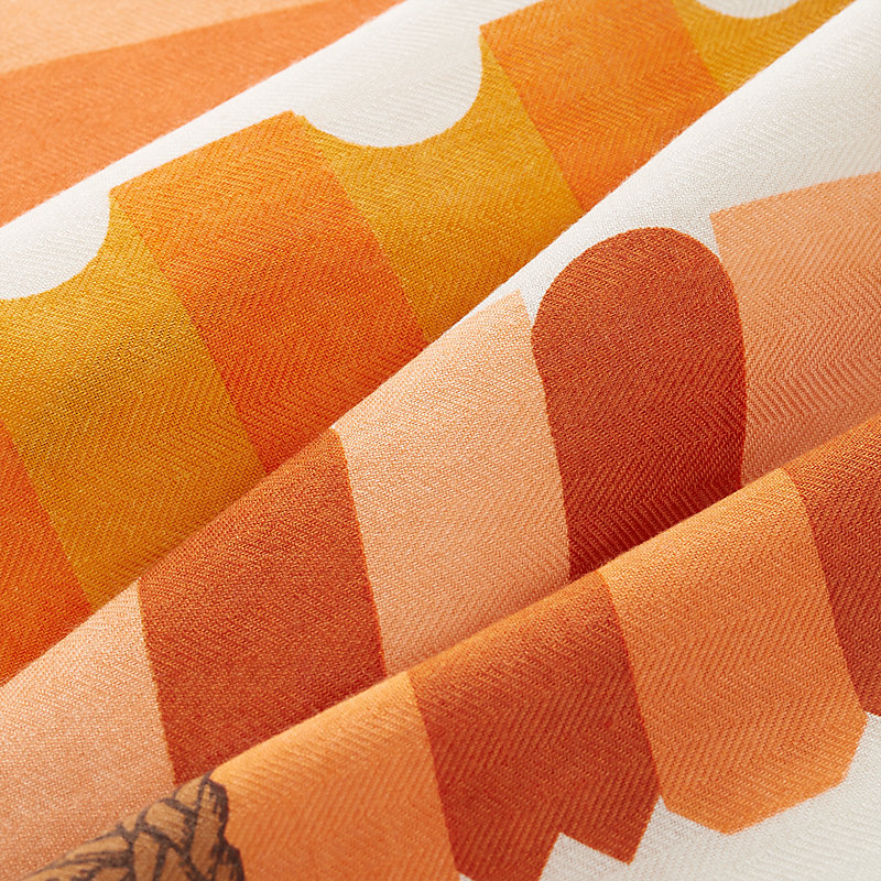 “缰辔方块”三角巾