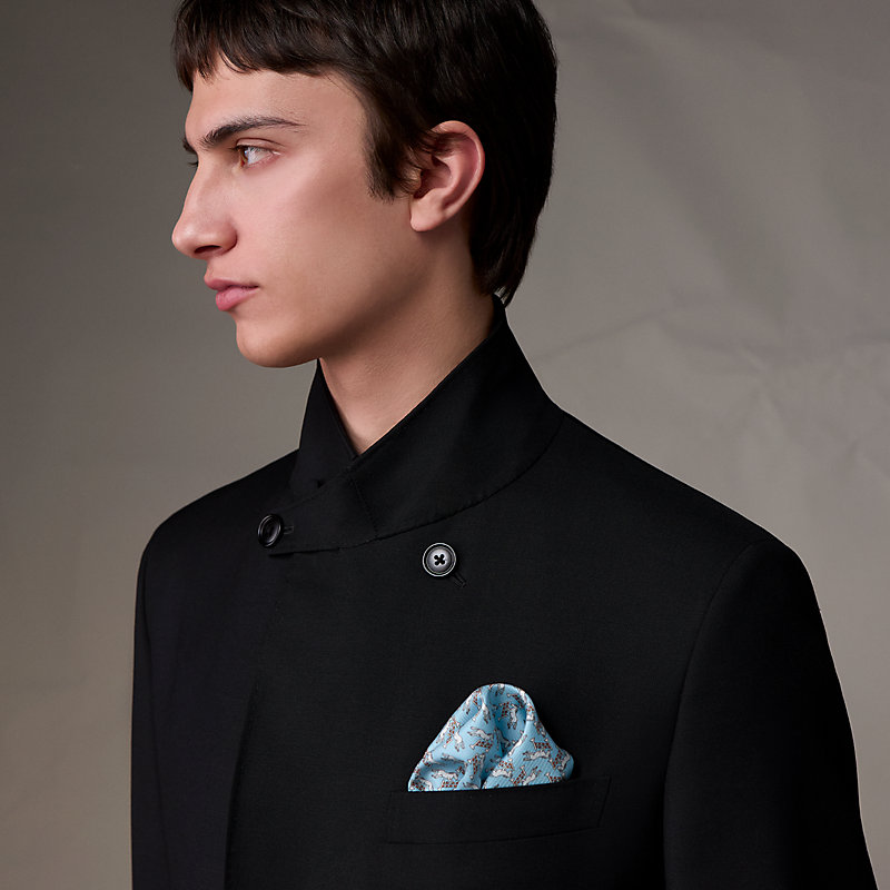 “自由跳跃”45小方巾