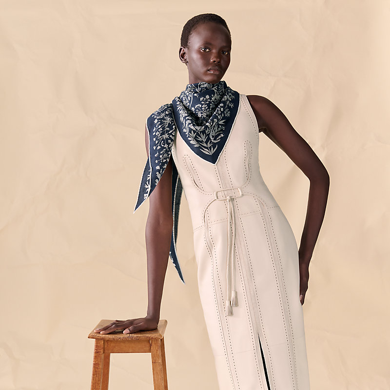 “药用植物图鉴”三角巾